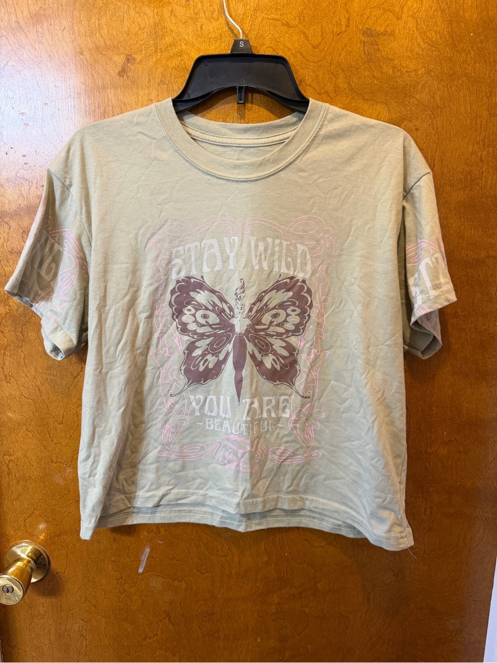 Weekend Warrior Women’s Green Graphic Butterfly Crew Neck Short Sleeve T-Shirt L